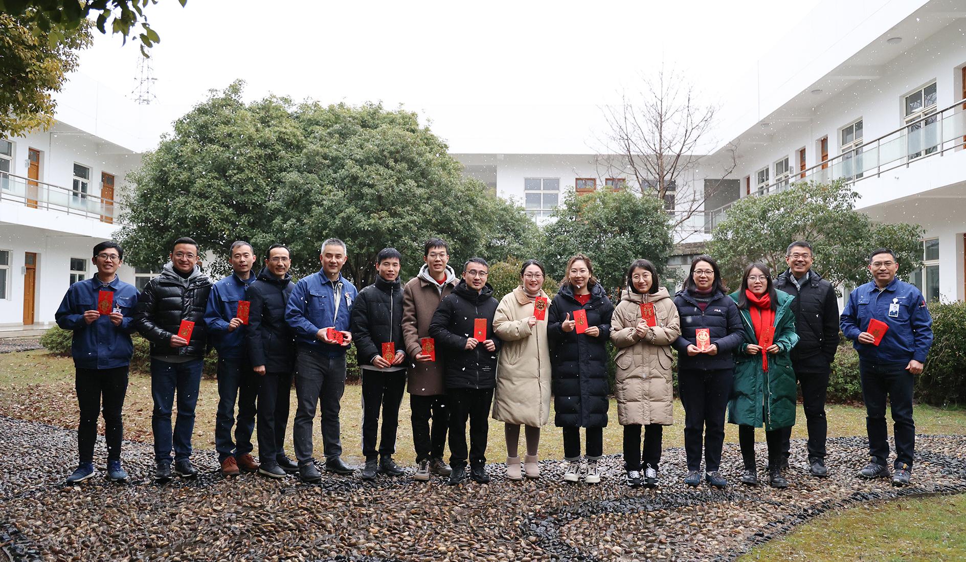 瑞雪兆丰年！虎力全开，开工大吉！